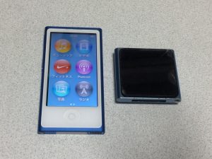 （左）iPod nano（第７世代） （右）iPod nano（第６世代）